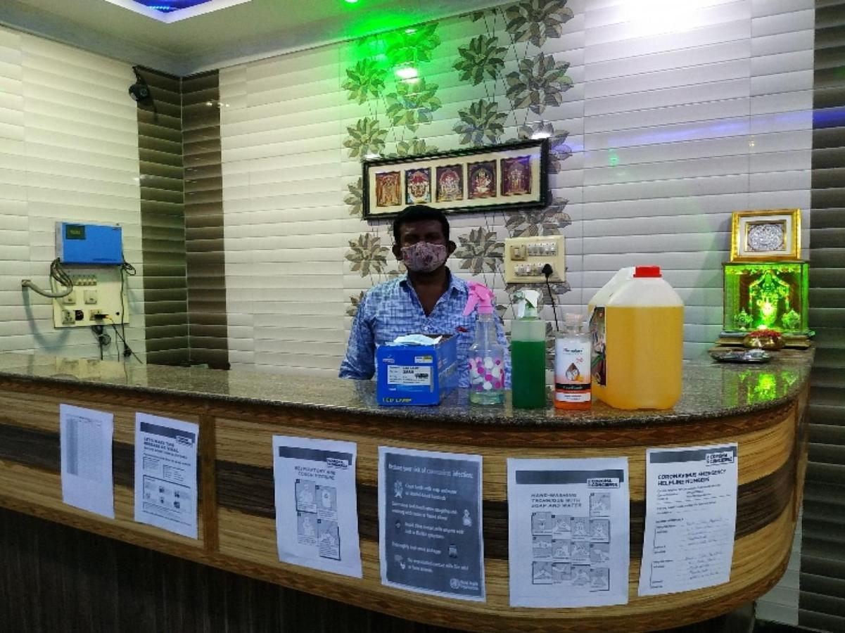 Oyo 81409 Hotel Sivajothi Thoothukudi Eksteriør billede