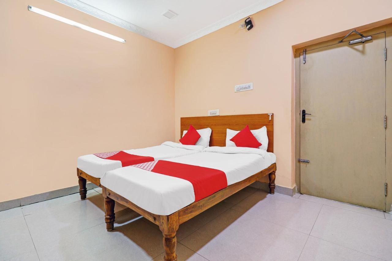 Oyo 81409 Hotel Sivajothi Thoothukudi Eksteriør billede