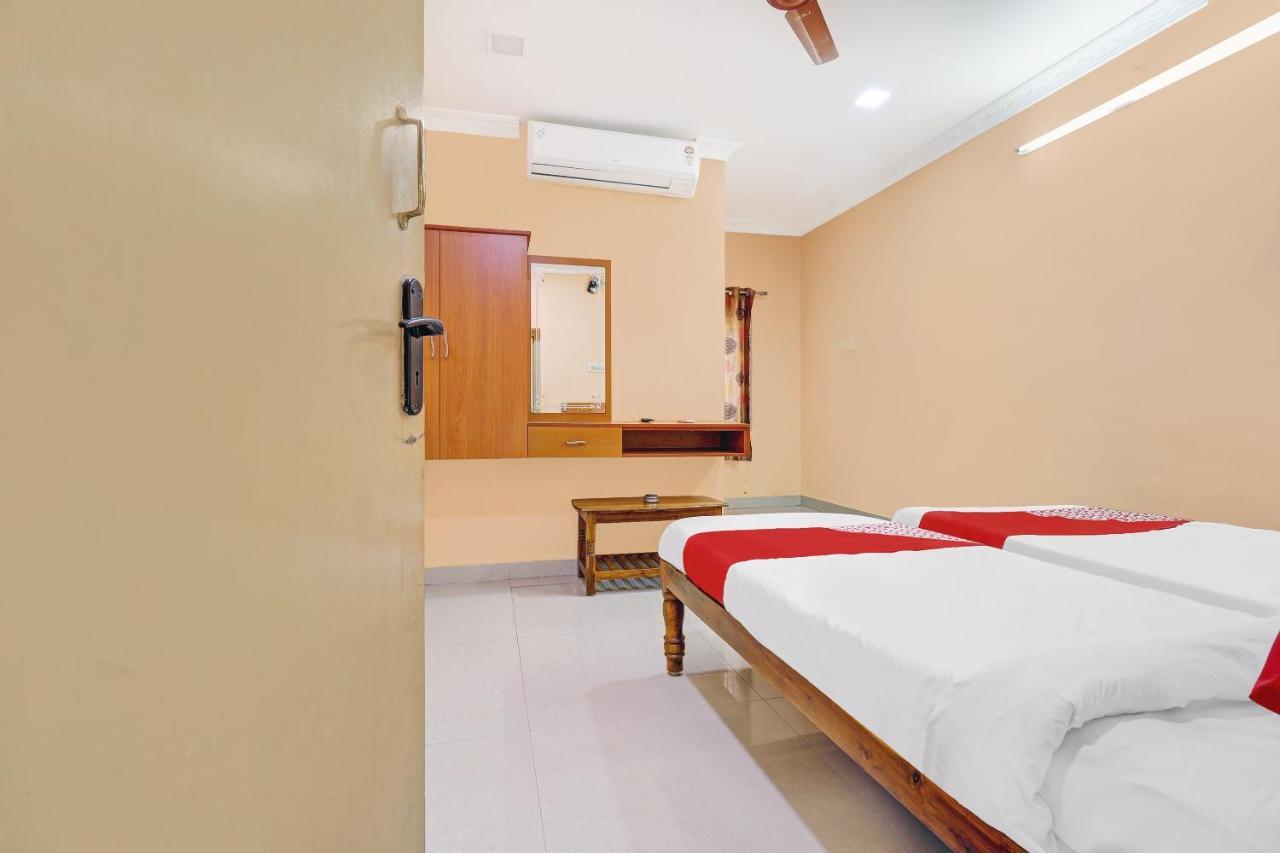 Oyo 81409 Hotel Sivajothi Thoothukudi Eksteriør billede