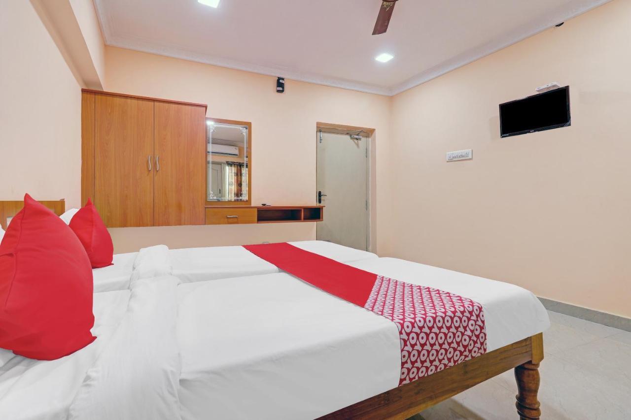 Oyo 81409 Hotel Sivajothi Thoothukudi Eksteriør billede