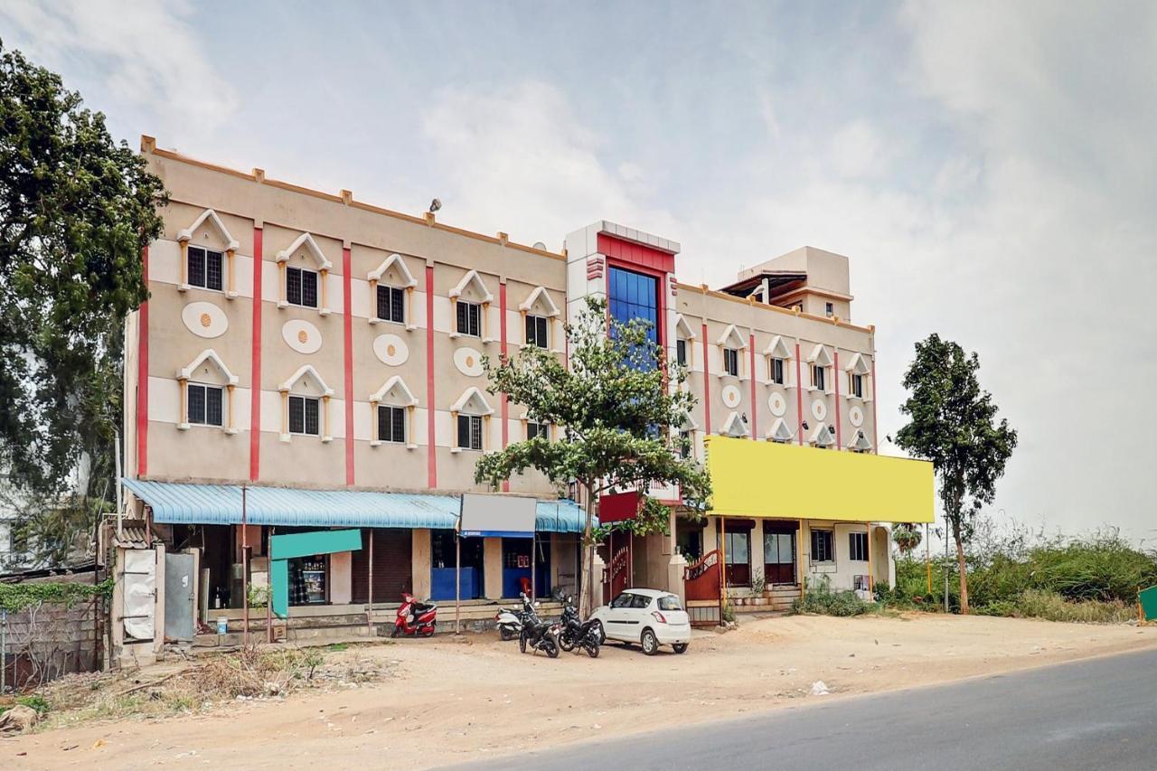 Oyo 81409 Hotel Sivajothi Thoothukudi Eksteriør billede