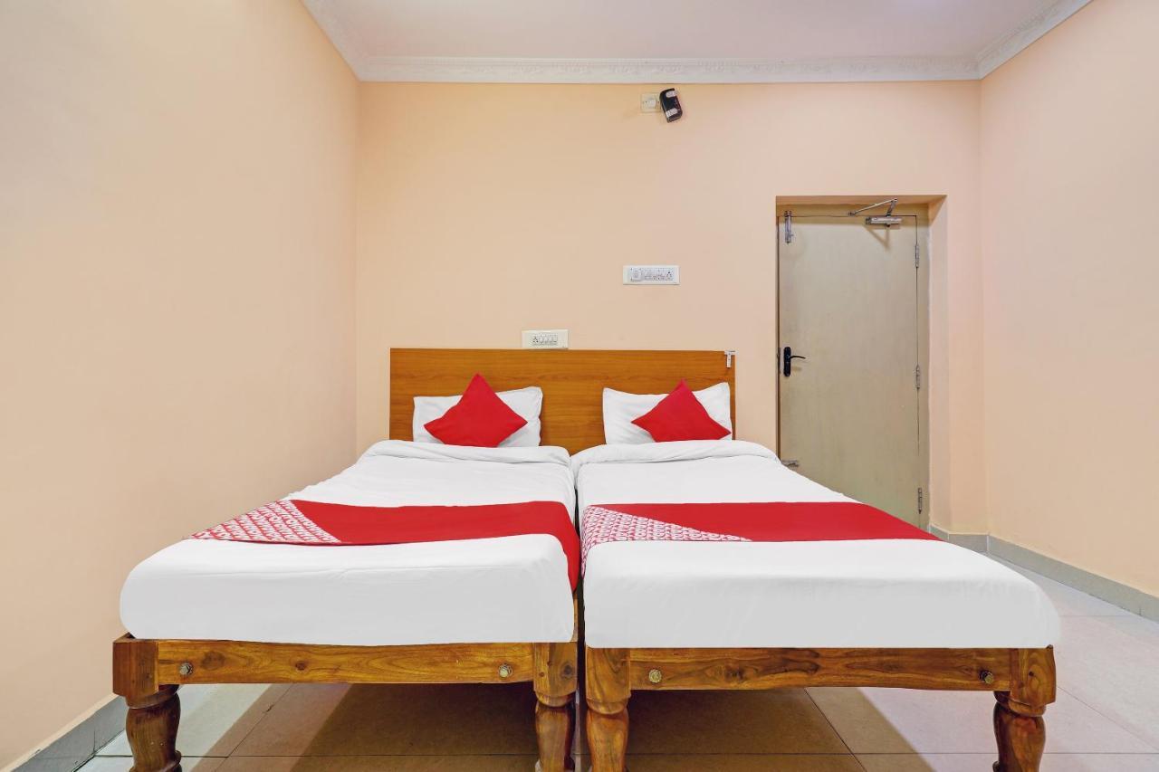 Oyo 81409 Hotel Sivajothi Thoothukudi Eksteriør billede