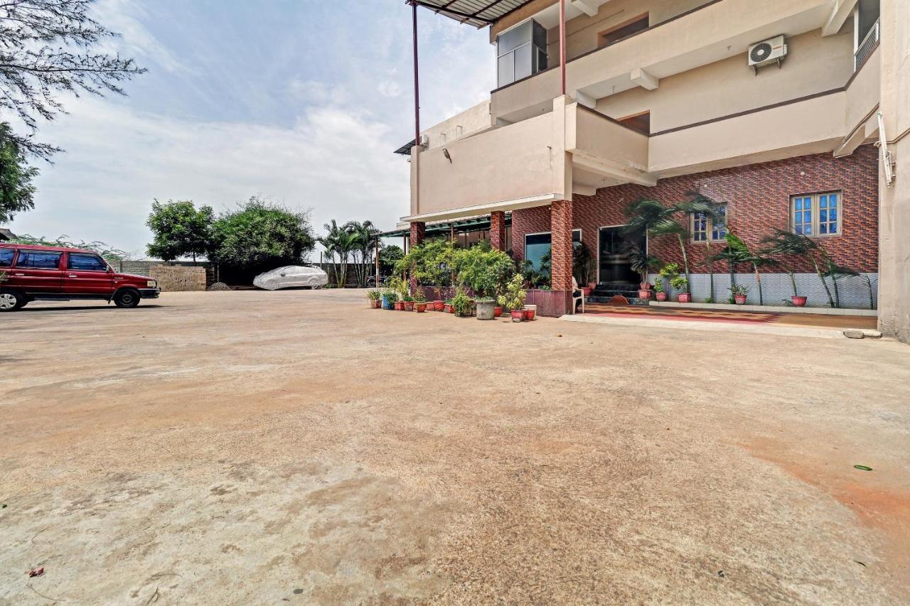 Oyo 81409 Hotel Sivajothi Thoothukudi Eksteriør billede